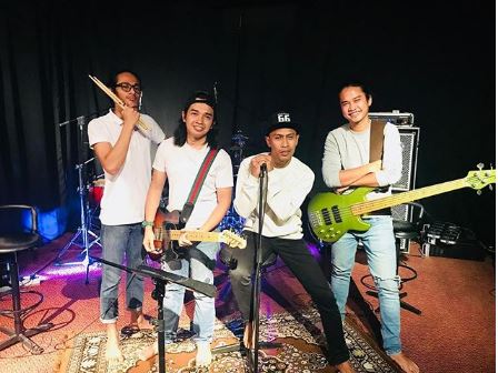 Instagram @kristalband Kristal bersama Achey